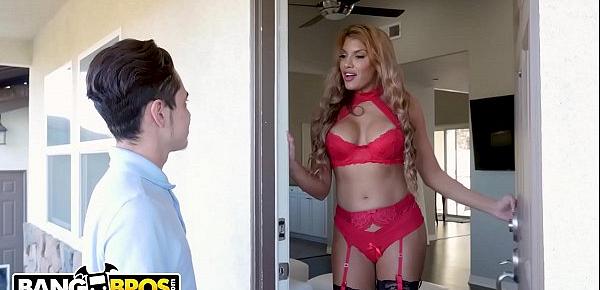  BANGBROS - Latin MILF Mercedes Carerra Fucks Delivery Guy Juan El Caballo Loco